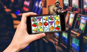 ကာစီနို ဖဲဆောင်ချစ်ပ်များနှင့် Roulette ဘီး ဂိမ်းကြိုးဝိုင်းမြင်ကွင်း